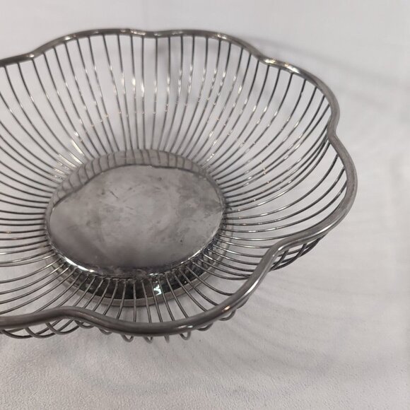 Vintage EP Brass SilverPlate Wire Bowl Fruit Floral Flower Pedestal Bread Basket - Picture 9 of 10